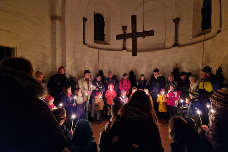 Taschenlampenwanderung über den Alten Katholischen Friedhof Sonderburger Straße für Familien